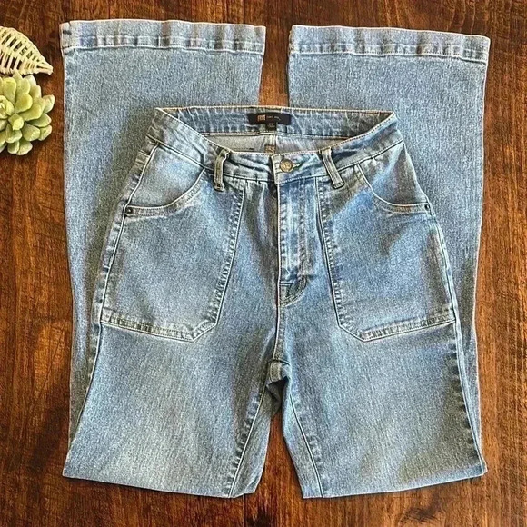 Frye | High-Rise Patch Pocket Bootcut Flare Jeans - Picture 1 of 7